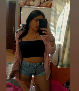 Kendi yeri olan Atakum Escort Bayan Almira