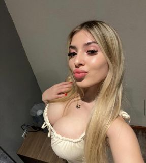 Sakso da iddialı Bayan Alina