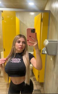 Sakso da iddialı Bayan Alina