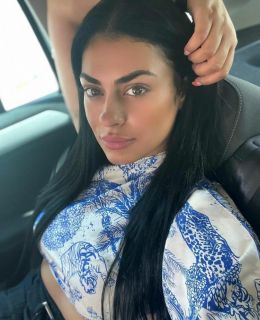Seksi bedenini senin için sunmaya göze alan Banu