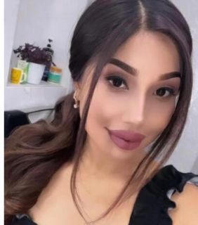 Seksi çılğın yaşayan Defne