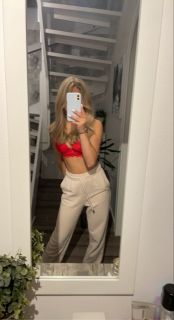 Şık Samsun escort Sarışın Defne