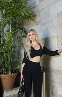 Yeşil gözlü büyük göğüslü İREM