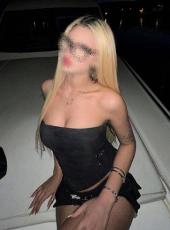 Atakum Escort Dilara. Kendi yerinde görüşme yapıyor